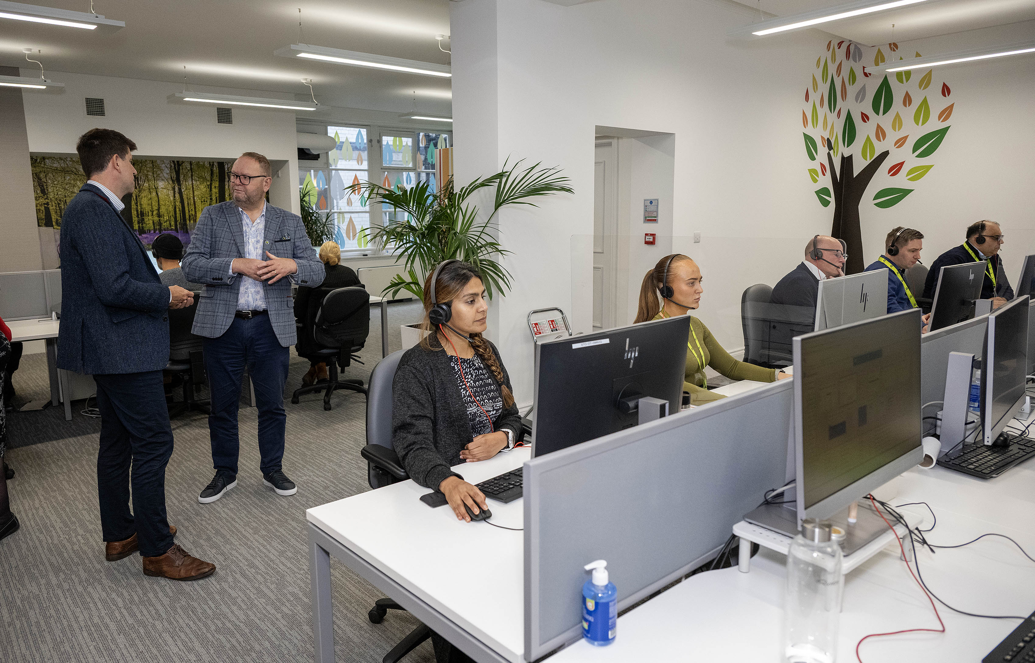 Head of HMRC praises Advice Direct Scotland during visit to Glasgow