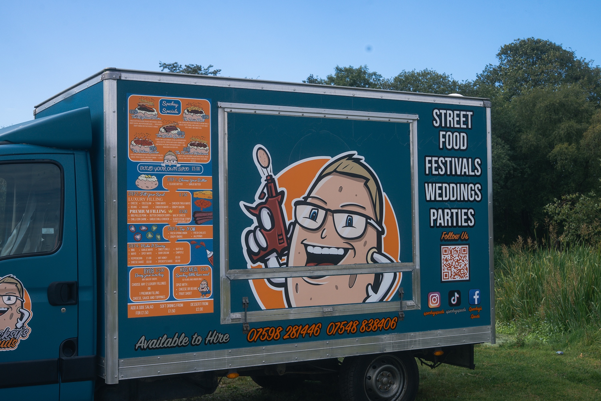 Father and son team welcome 3,000 customers in first two months after opening Lanarkshire food van