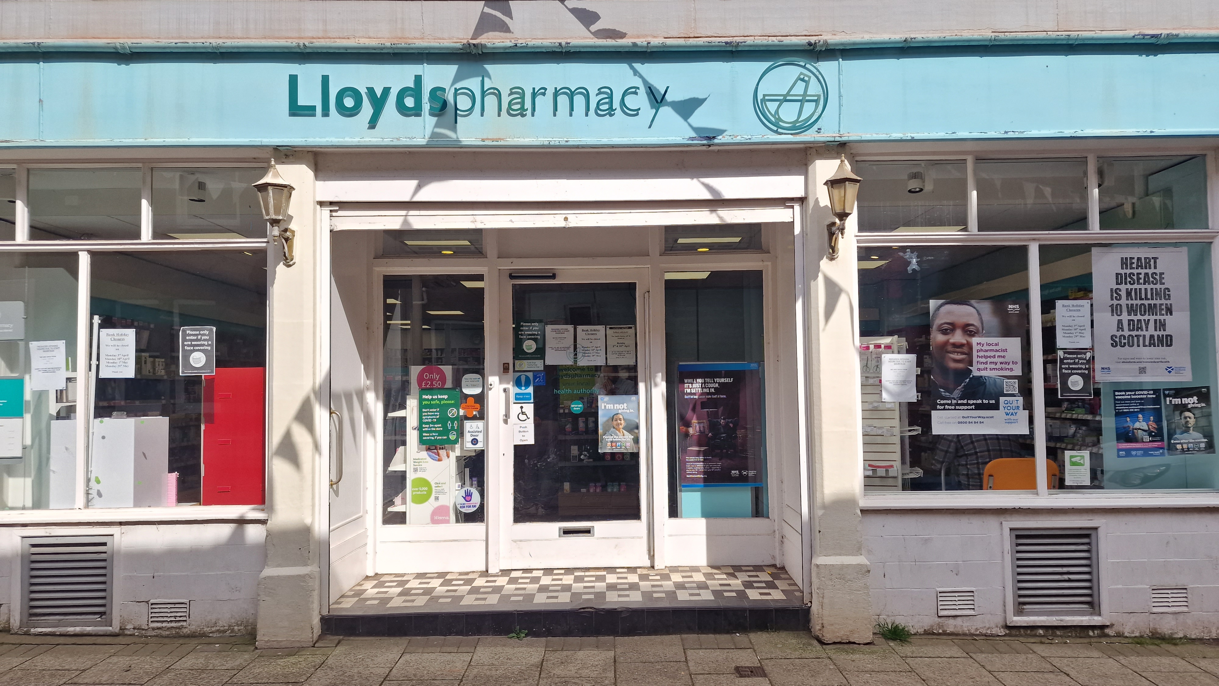 Davidsons Chemists acquires five Lloyds pharmacies in Tayside