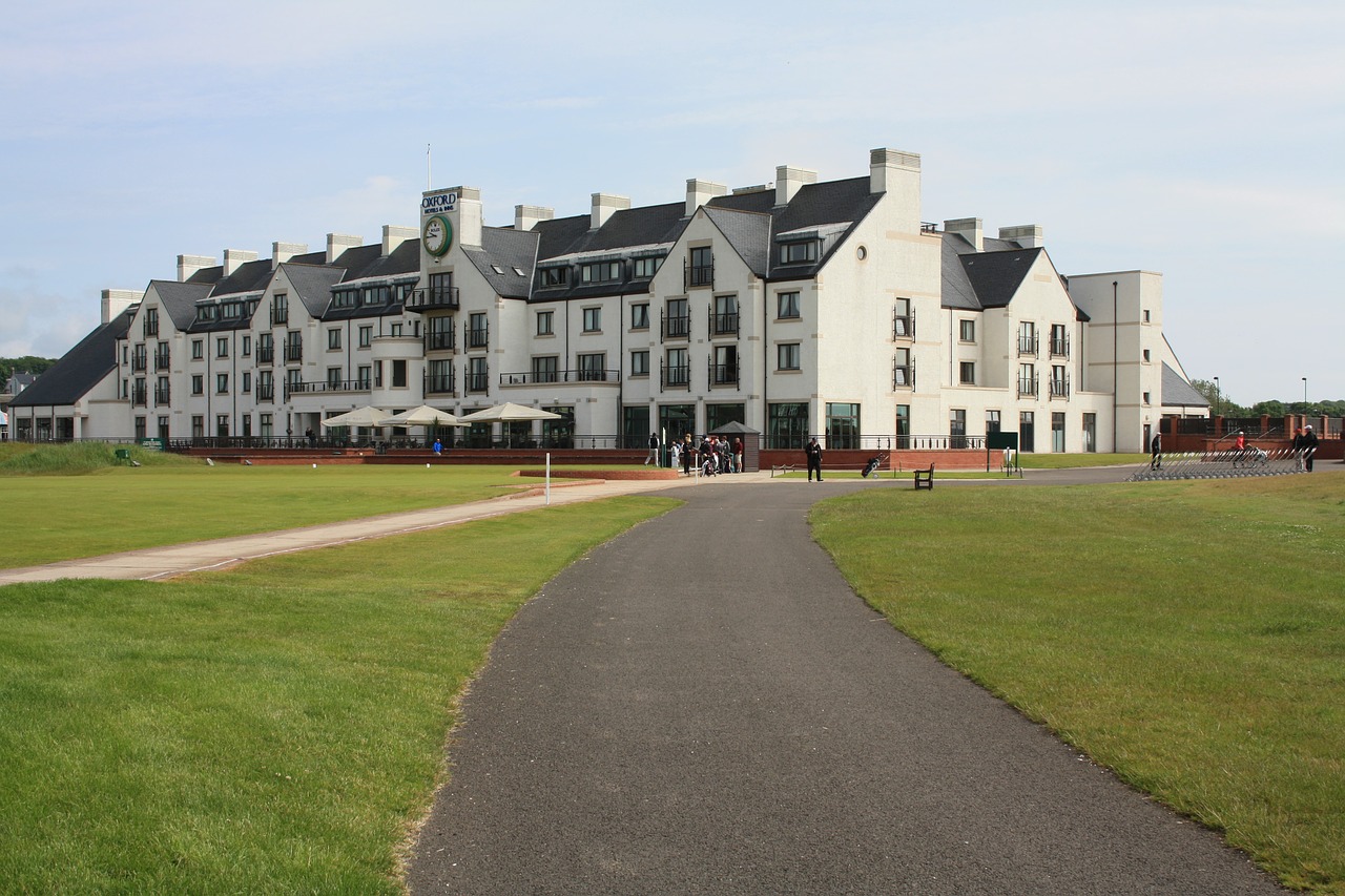 Links committee agrees deal to buy Carnoustie Golf Hotel