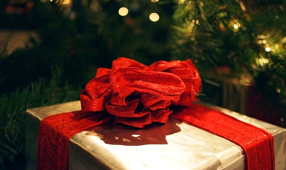 Glaswegians are UK's biggest Christmas spenders despite high budget pressures