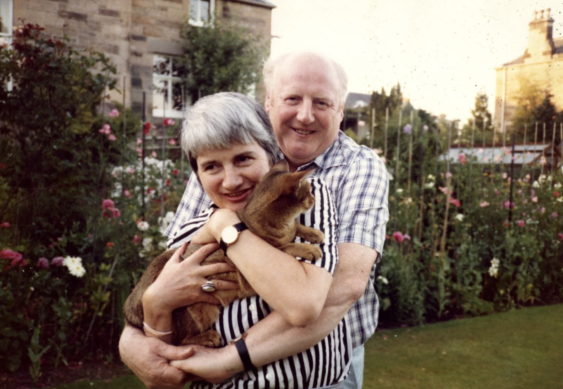 Dame Elizabeth Blackadder bequeaths £7m to support artists and architects