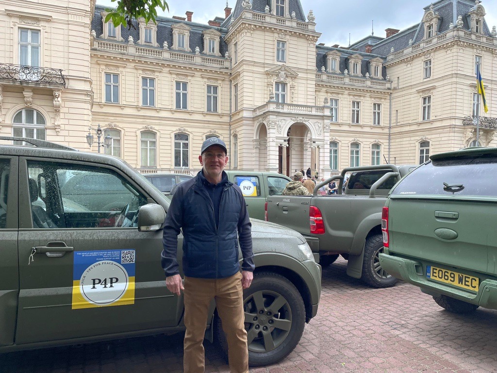 Johnston Carmichael partner marks retirement with humanitarian mission to Ukraine