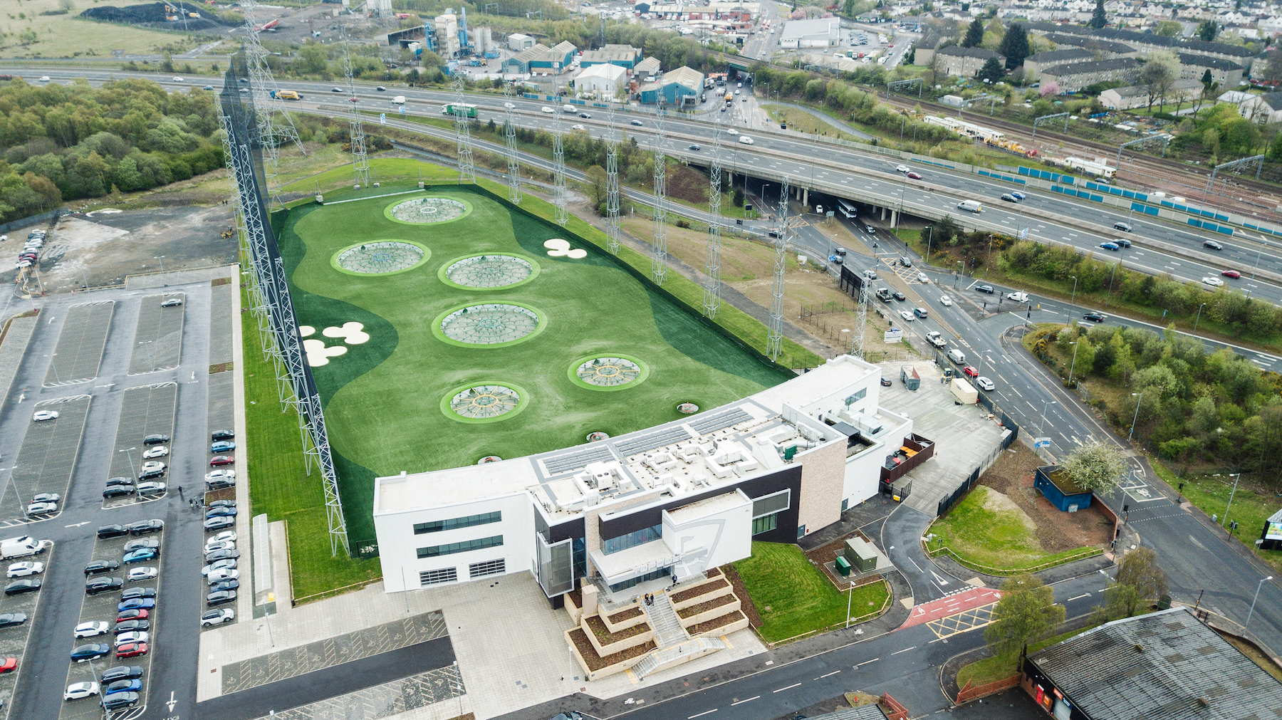 Over 300 new jobs created as Topgolf Glasgow swings into action