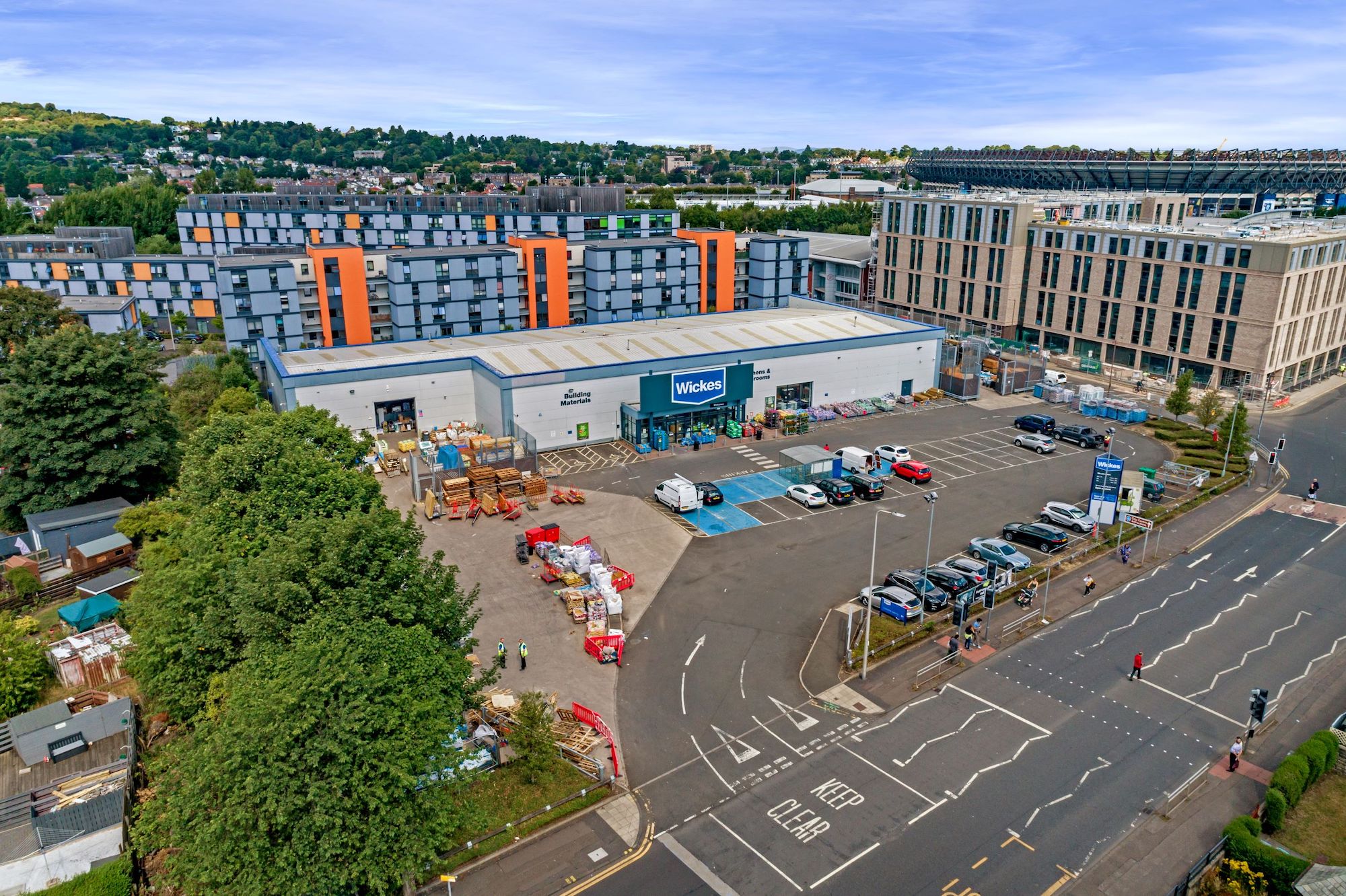 Edinburgh’s Wickes building sells in £6m deal