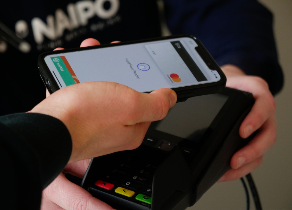 Value of contactless payments up nearly 50% in 2022