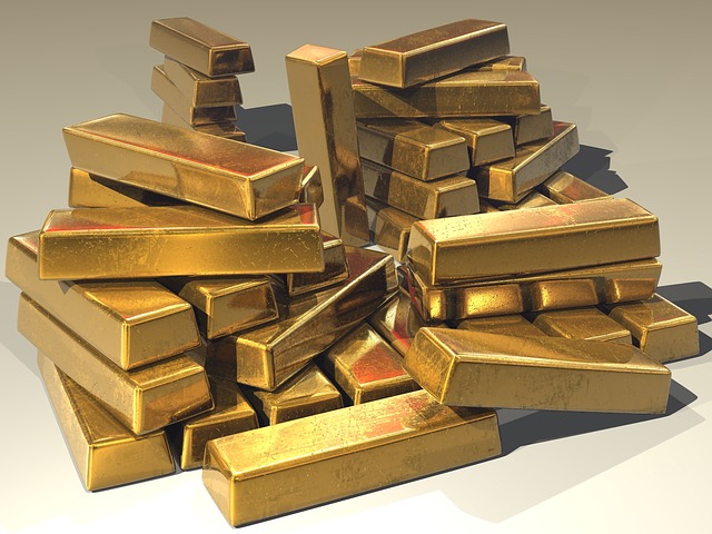 Gold prices reach $2,000 as doubts over dollar increase