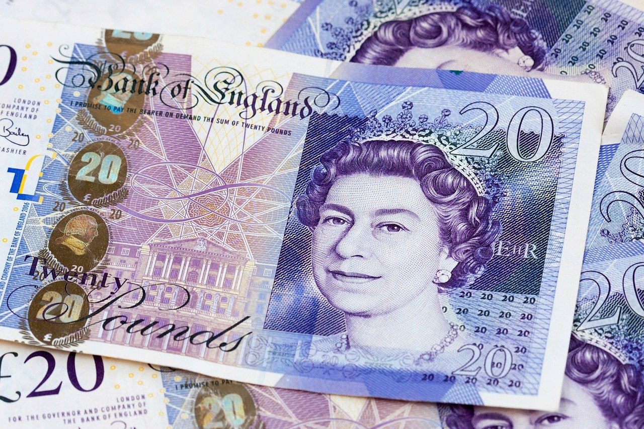 SRC calls for public spending restraint to plug £1bn devolved finances gap