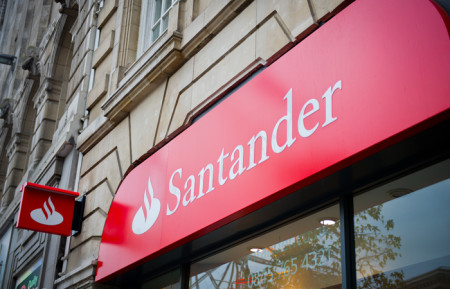 Santander emphasises commitment to UK despite €1.5bn writedown