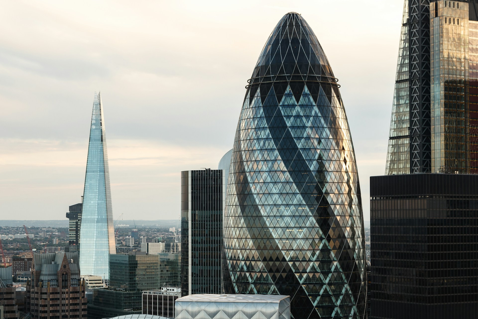UK banks to invest £1.8bn in AI, threatening 10% of workforce