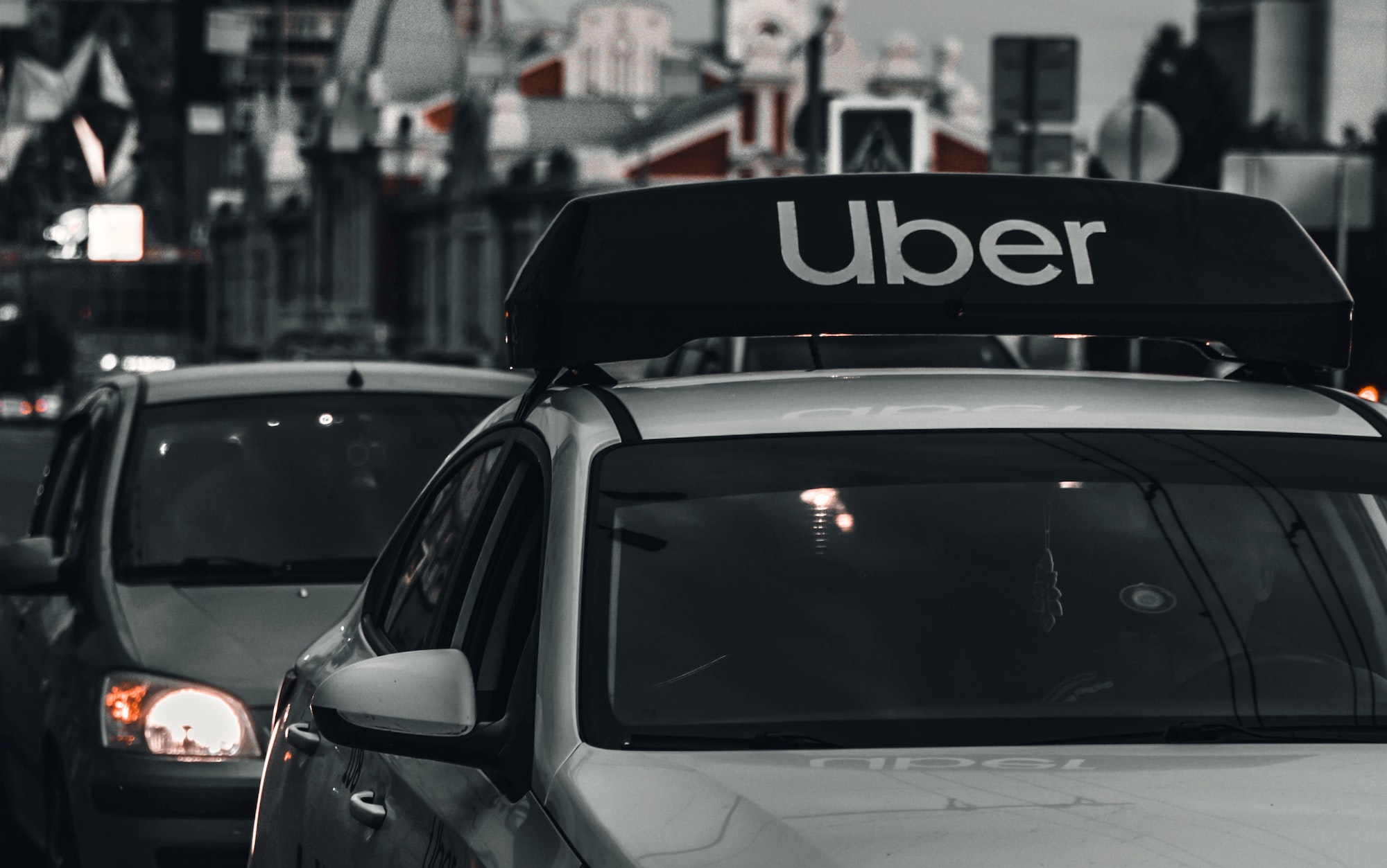 Uber agrees to pay £615m tax bill