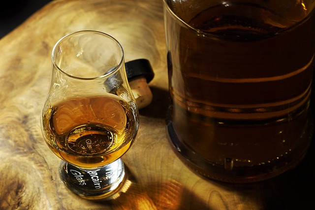 US announces 25% tariff on Scotch whisky imports